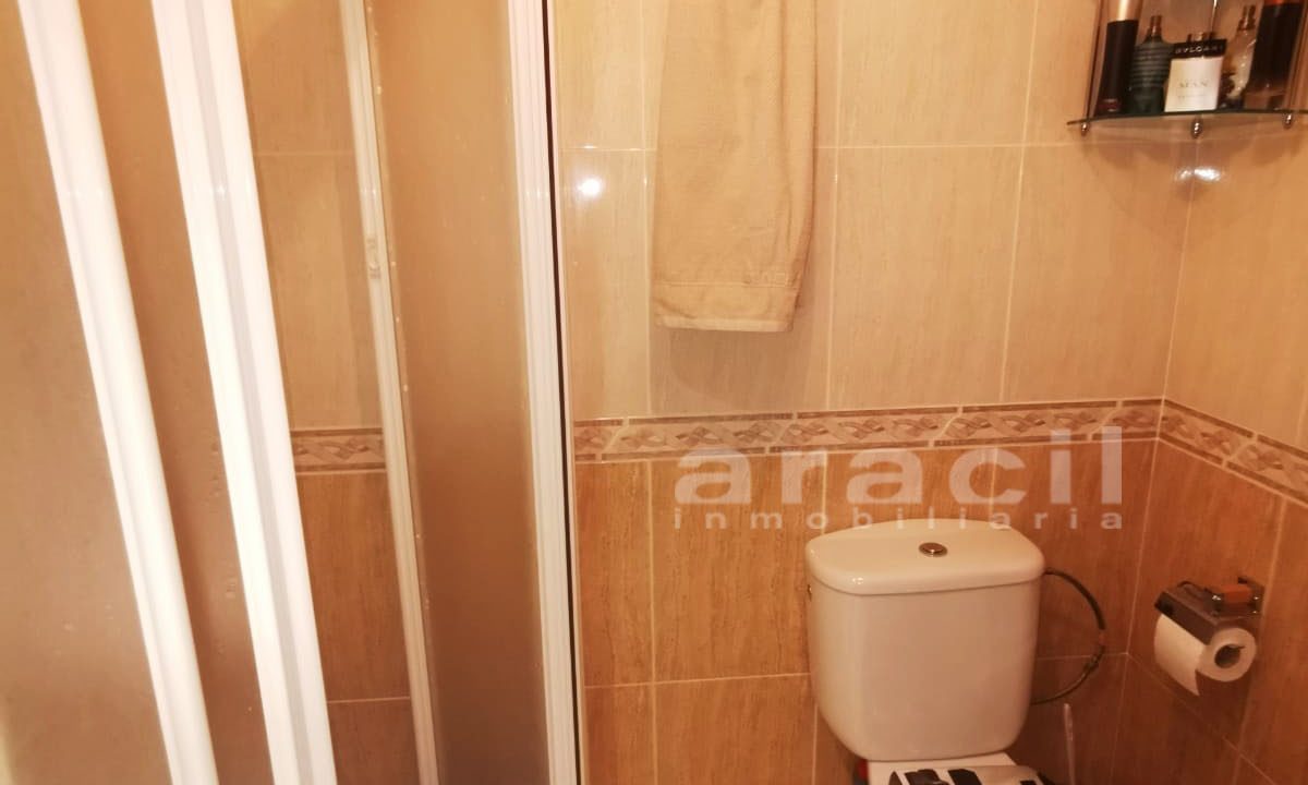 Piso en la Zona norte con terraza en venta 30