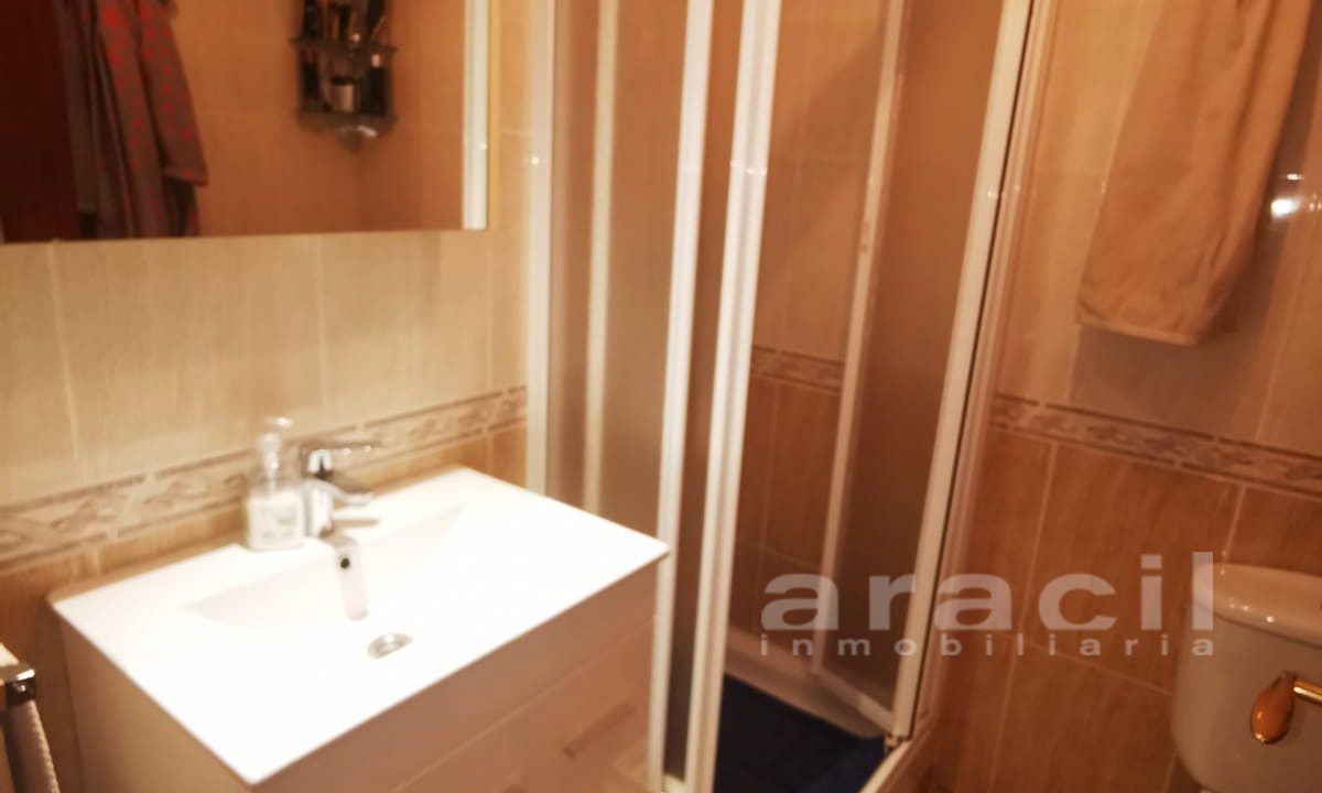 Piso en la Zona norte con terraza en venta 32