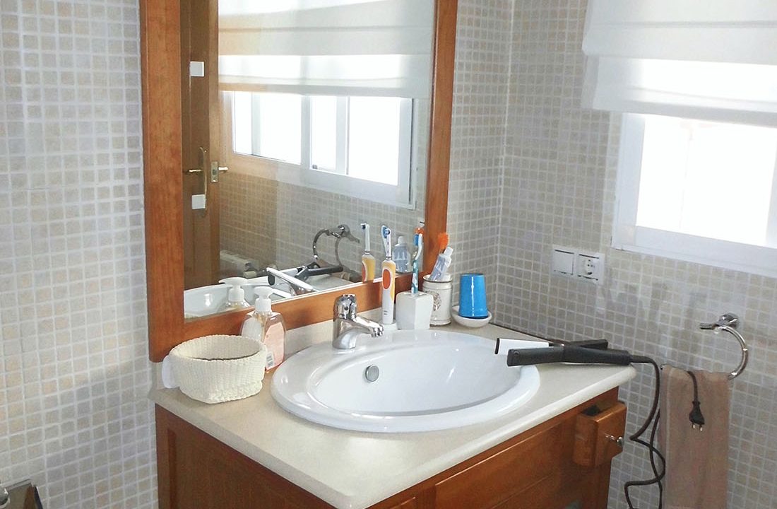 Casa de pueblo en venta con dos plantas 16