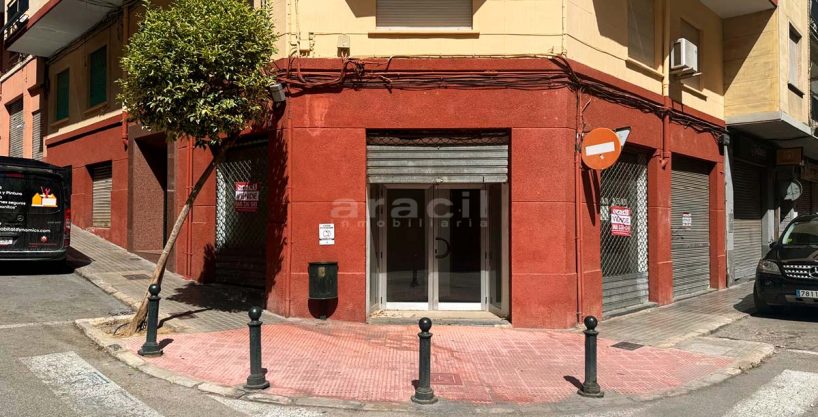 Comprar local chaflan espacioso a buen precio en Alcoy