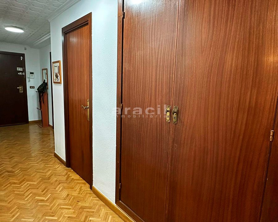 Piso luminoso a buen precio en Santa Rosa 13