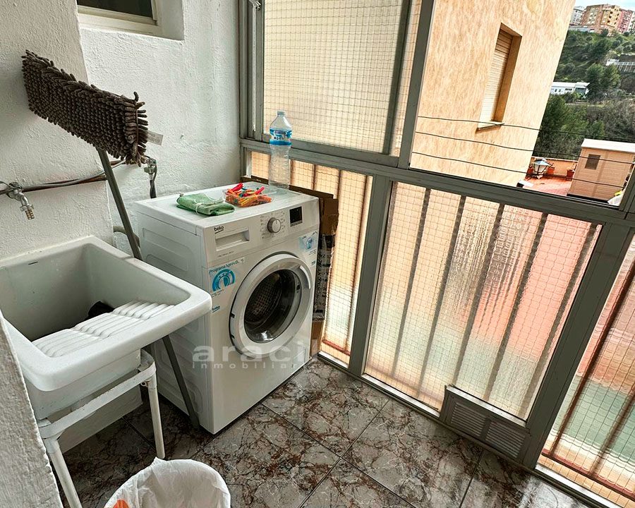 Piso luminoso a buen precio en Santa Rosa 15