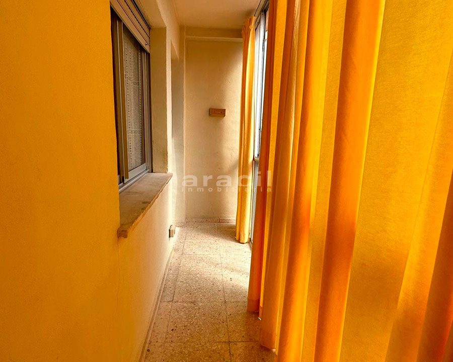 Piso luminoso a buen precio en Santa Rosa 20