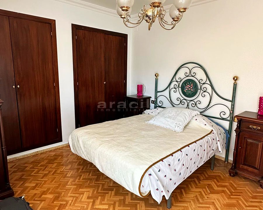 Piso luminoso a buen precio en Santa Rosa 22