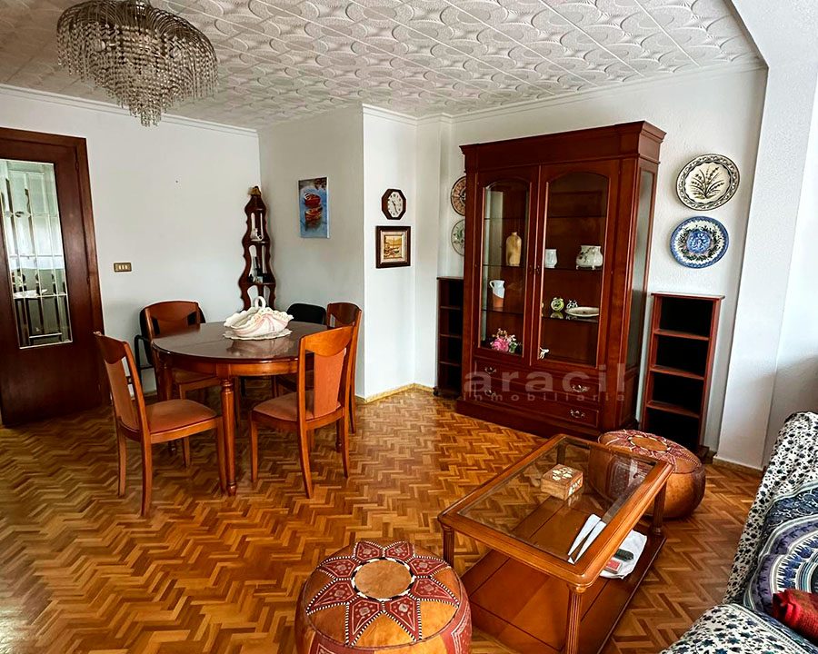 Piso luminoso a buen precio en Santa Rosa 3