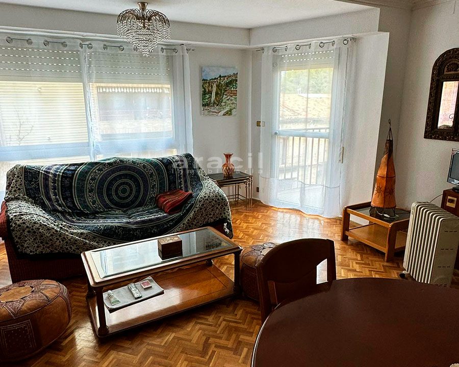 Piso luminoso a buen precio en Santa Rosa 5