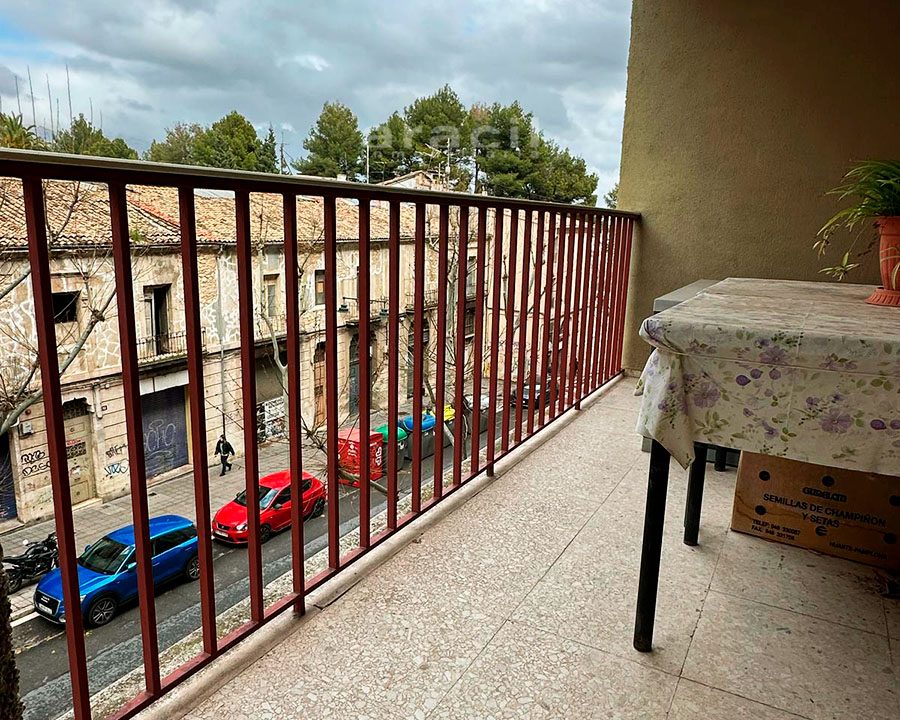 Piso luminoso a buen precio en Santa Rosa 6