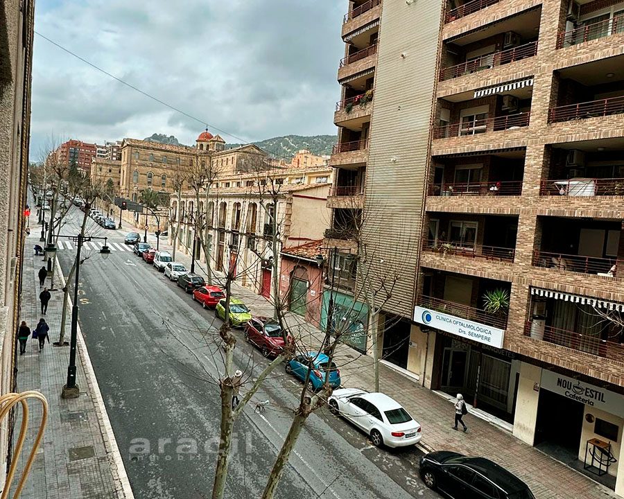 Piso luminoso a buen precio en Santa Rosa 7