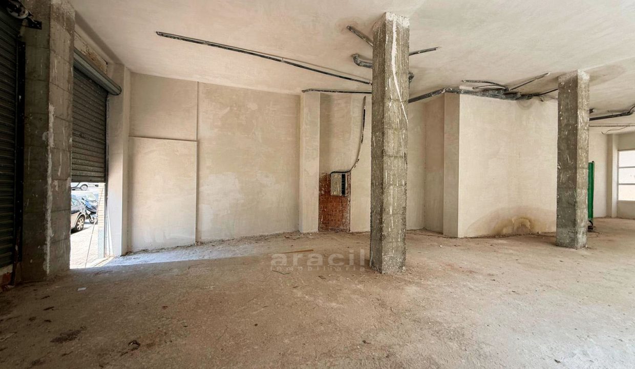Comprar local espacioso y luminoso en venta en Alcoy Santa Rosa 10