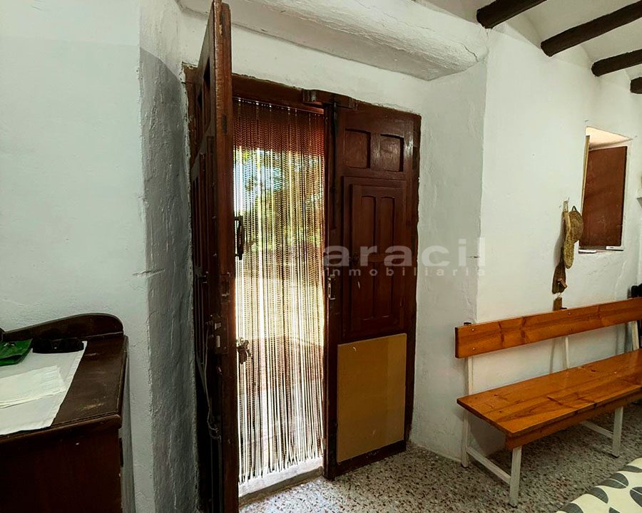 Masia con buen terreno y piscina en venta en Alcoy 11
