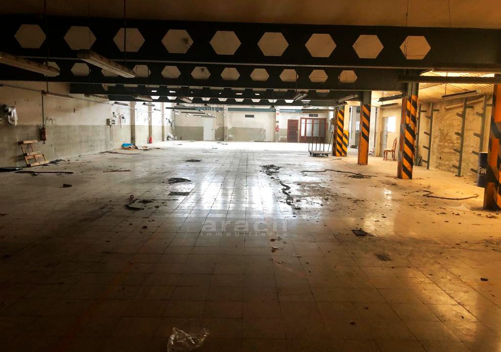 Nave gigante a la venta en Alcoy - Batoy 15