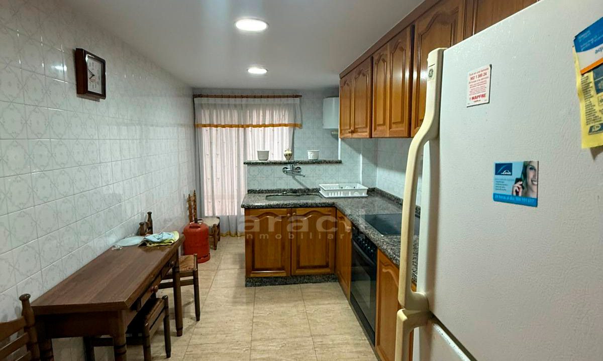 Piso de 4 habitaciones en venta a buen precio en Santa Rosa 11