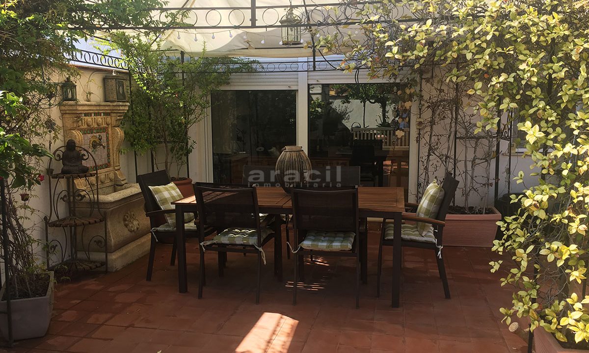 Comprar piso con patio encantador en venta a buen precio en Alcoy 24