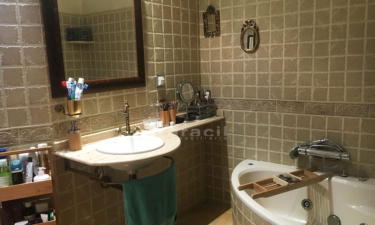 Comprar piso con patio encantador en venta a buen precio en Alcoy 35