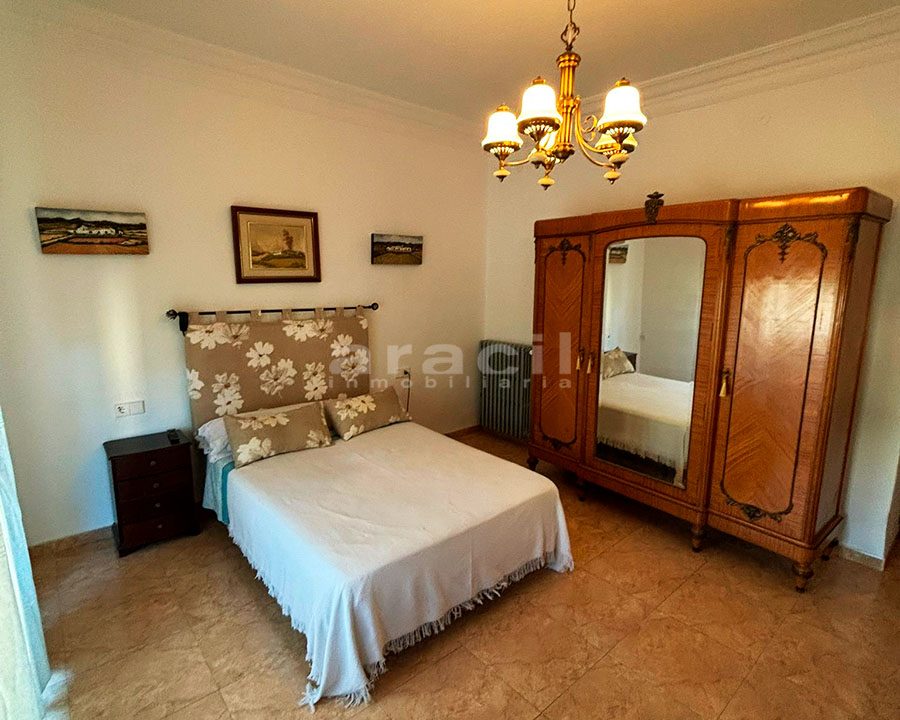 Comprar piso espacioso con terraza grande en venta en Alcoy 11