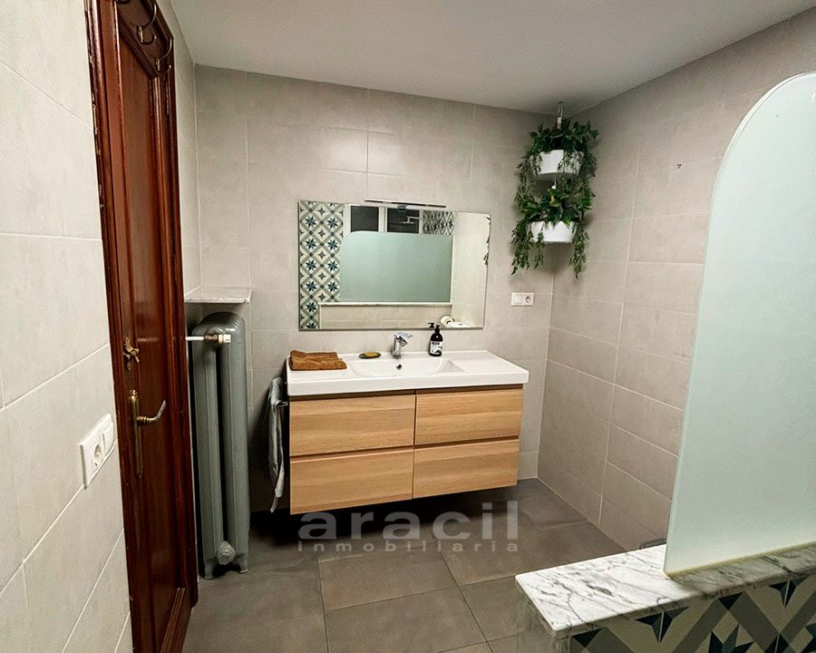 Comprar piso espacioso con terraza grande en venta en Alcoy 15