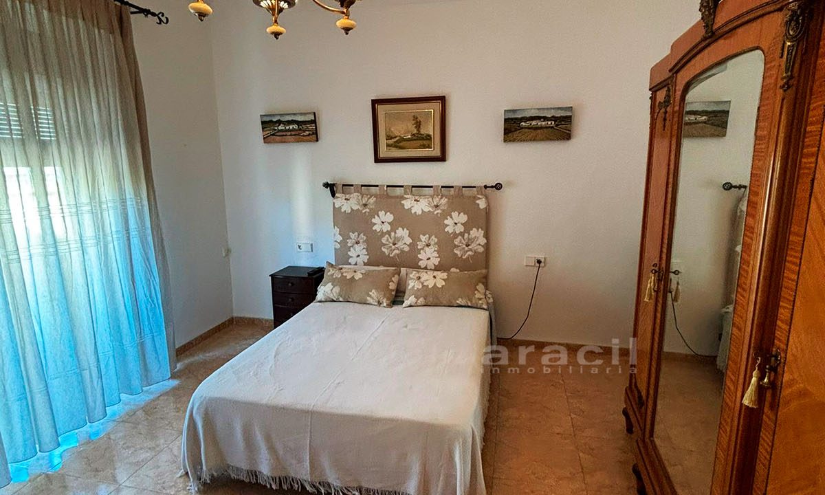 Comprar piso espacioso con terraza grande en venta en Alcoy 21