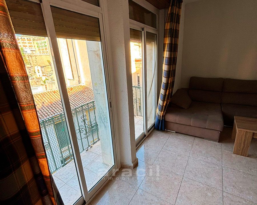 Comprar piso espacioso con terraza grande en venta en Alcoy 23