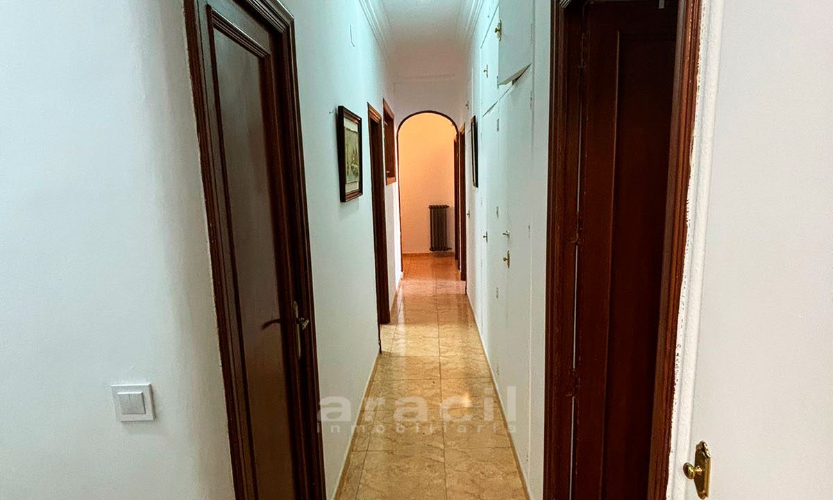 Comprar piso espacioso con terraza grande en venta en Alcoy 25