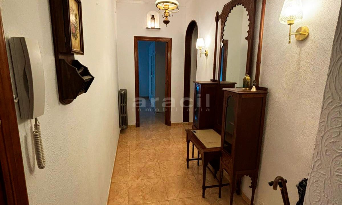 Comprar piso espacioso con terraza grande en venta en Alcoy 3