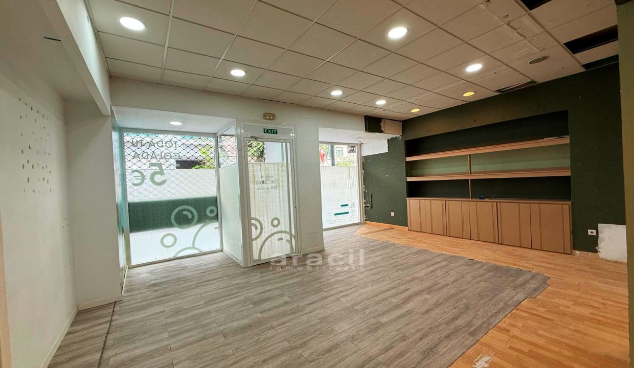 Local espacioso y luminoso en venta en Alcoy 1