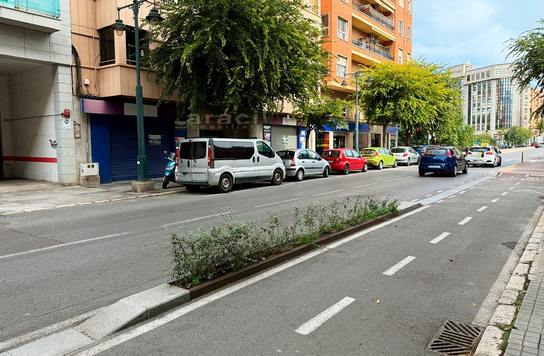 Local espacioso y luminoso en venta en Alcoy 3