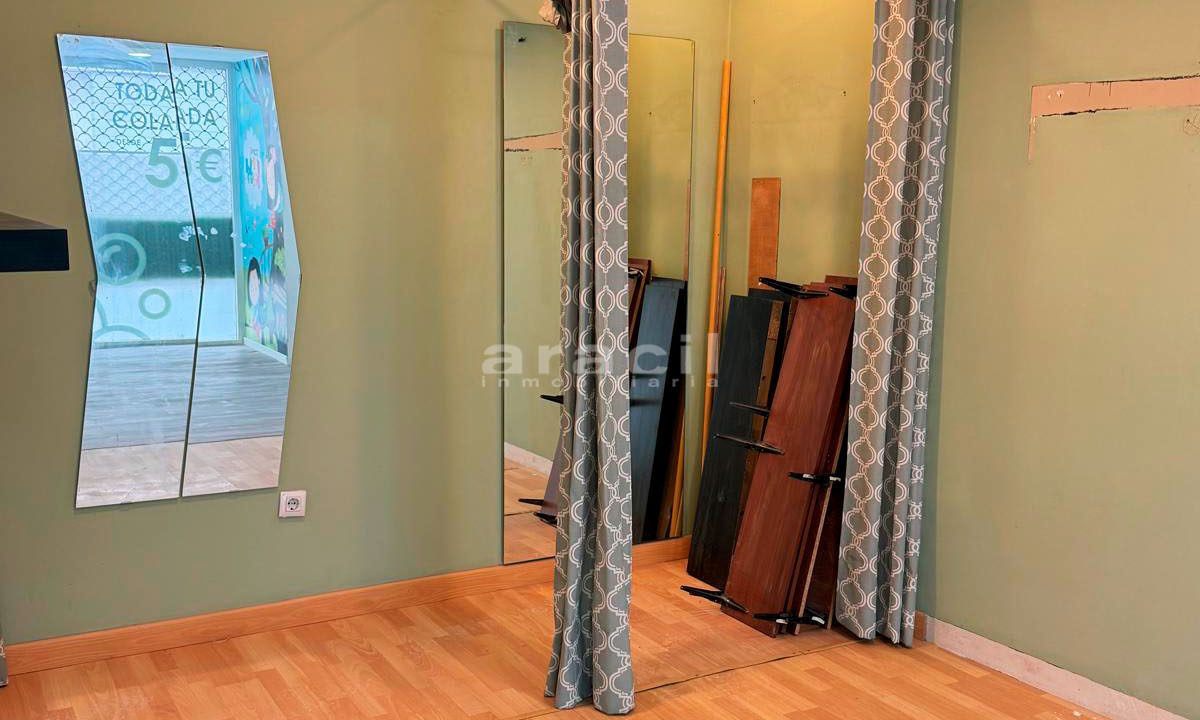 Local espacioso y luminoso en venta en Alcoy 6