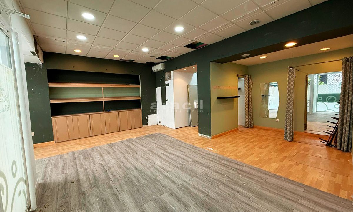 Local espacioso y luminoso en venta en Alcoy 7