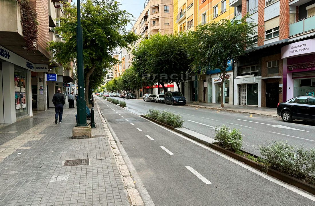 Local espacioso y luminoso en venta en Alcoy 8