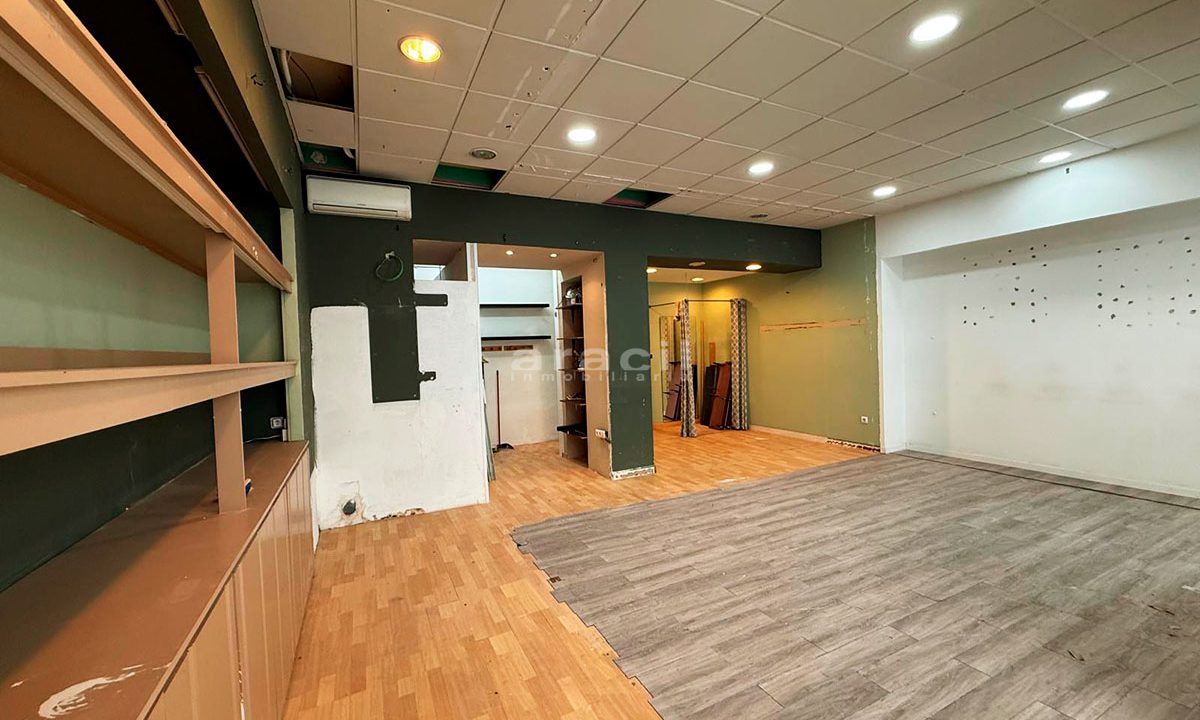 Local espacioso y luminoso en venta en Alcoy 9