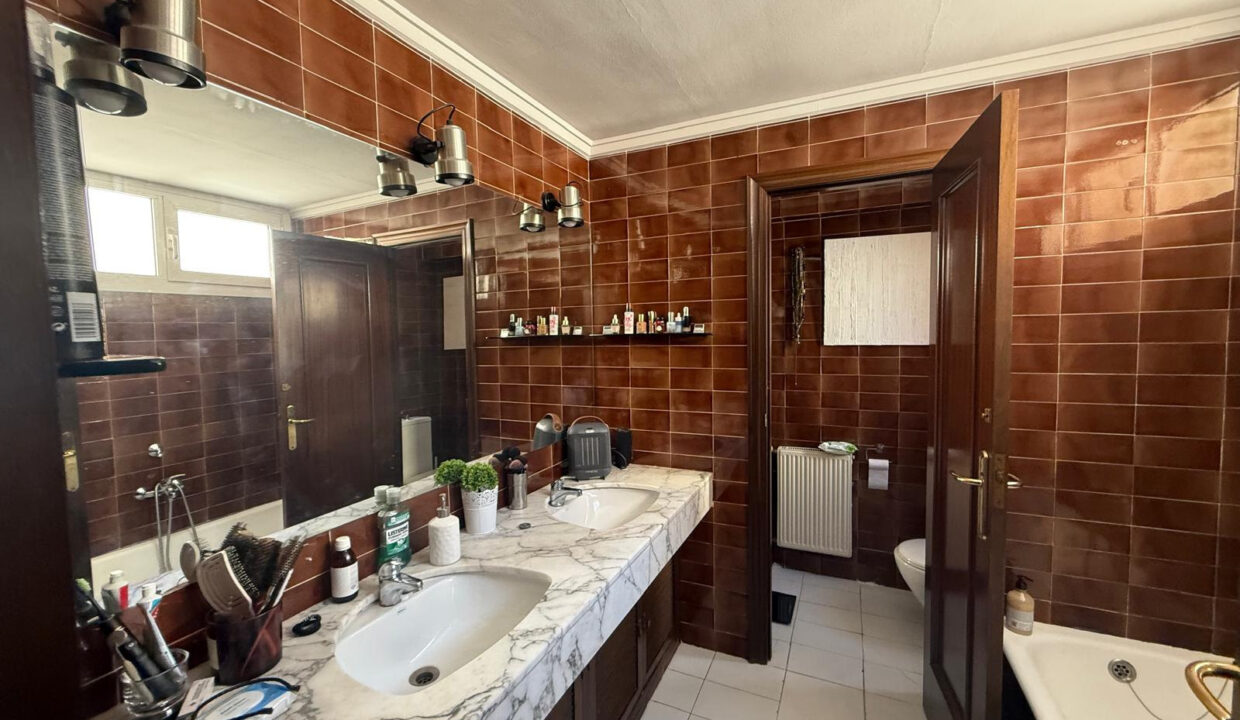 Duplex con vistas en venta en Santa Rosa, Alcoy - Bano con doble lavabo