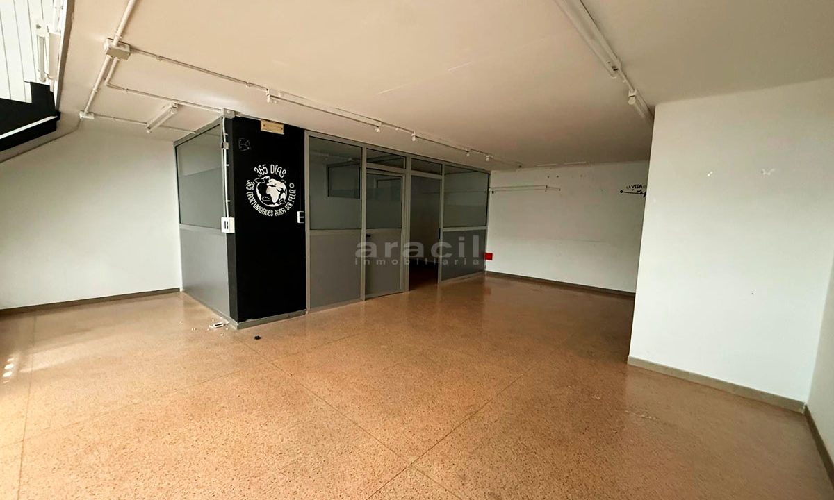 Local comercial espacioso en venta en Alcoy 6