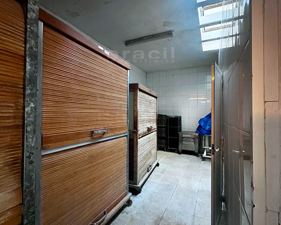 Local panadería espacioso equipado en venta en Alcoy 10