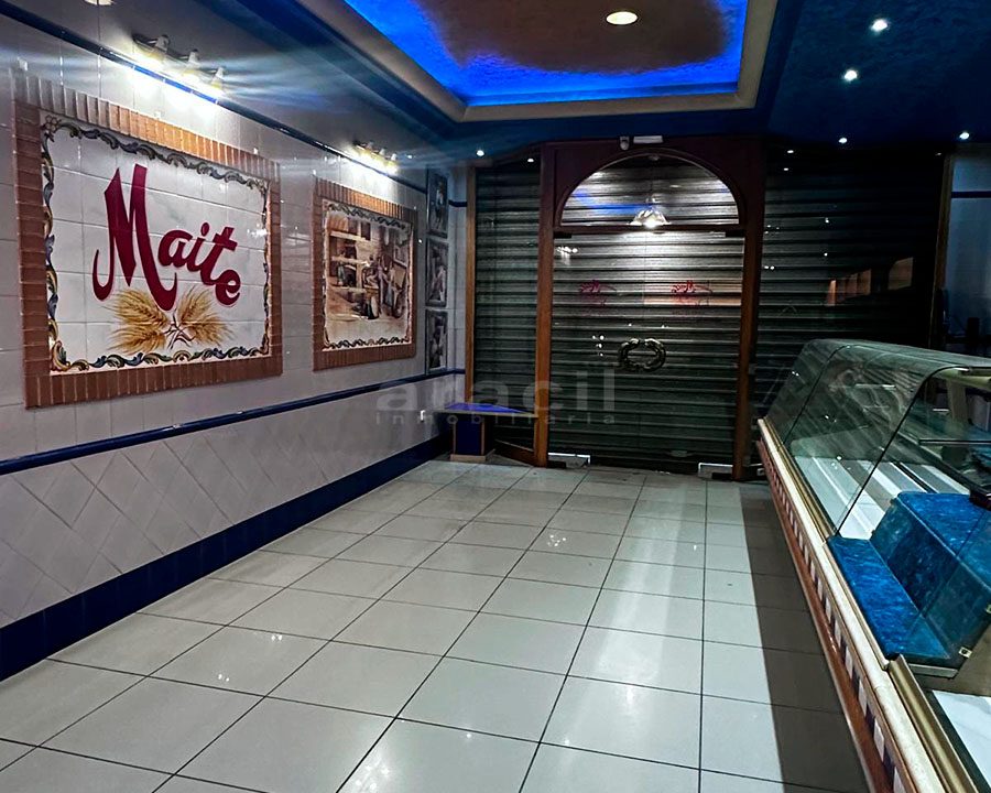 Local panadería espacioso equipado en venta en Alcoy 22