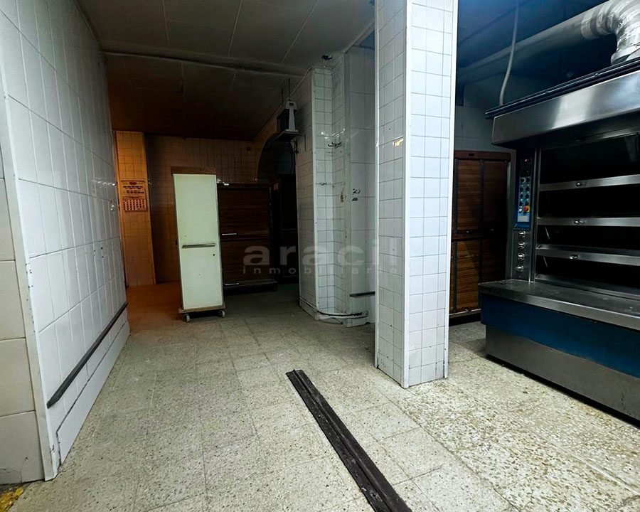Local panadería espacioso equipado en venta en Alcoy 9