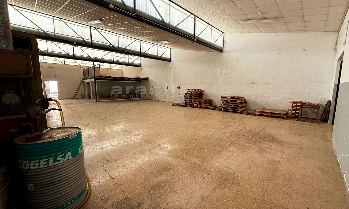 Nave en venta en Alcoy Zona Alta 12