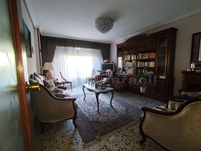 Comprar piso grande y espacioso en venta en Alcoy Santa Rosa