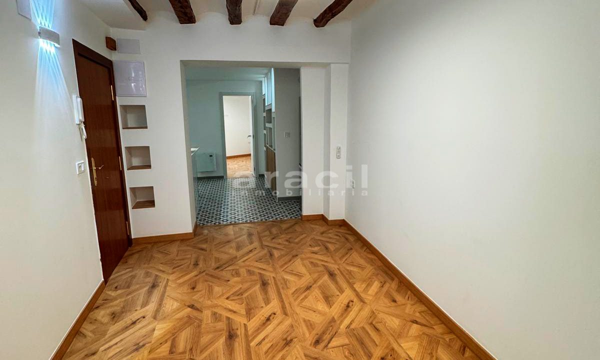 Piso luminoso espacioso reformado en venta en Alcoy 10