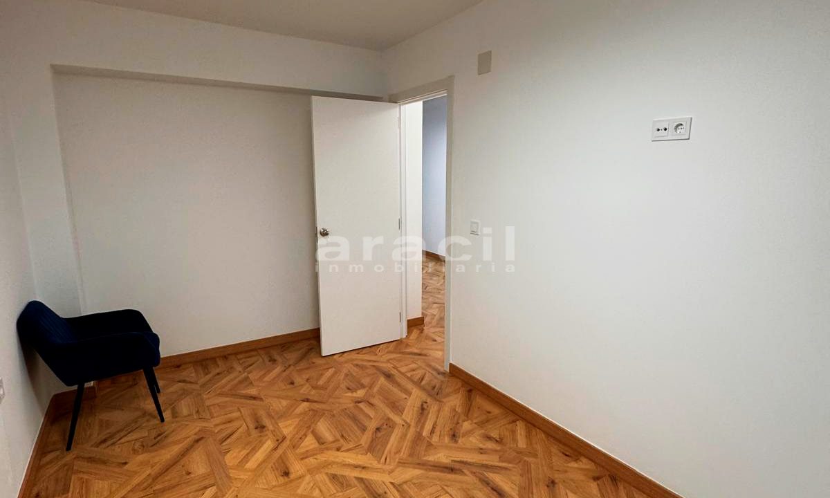 Piso luminoso espacioso reformado en venta en Alcoy 12