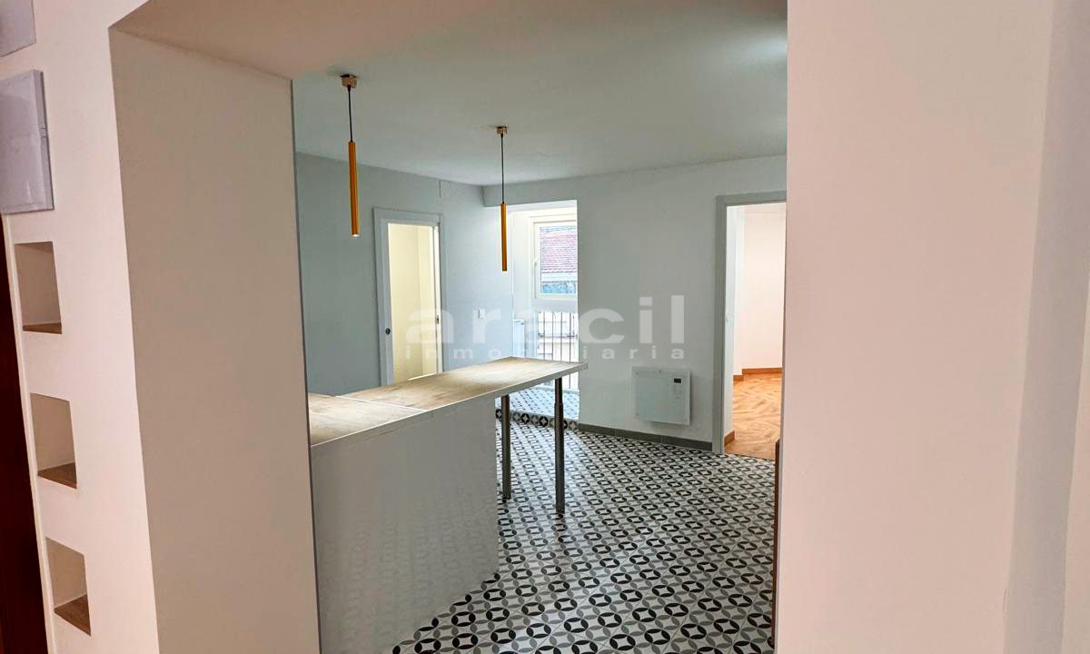 Piso luminoso espacioso reformado en venta en Alcoy 13