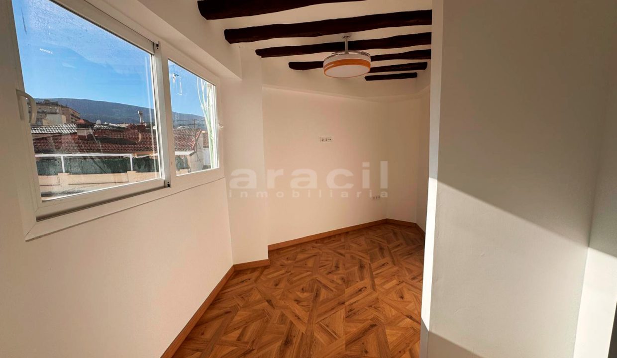 Piso luminoso espacioso reformado en venta en Alcoy 3