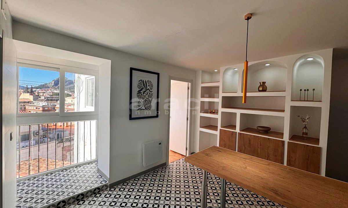 Piso luminoso espacioso reformado en venta en Alcoy 5