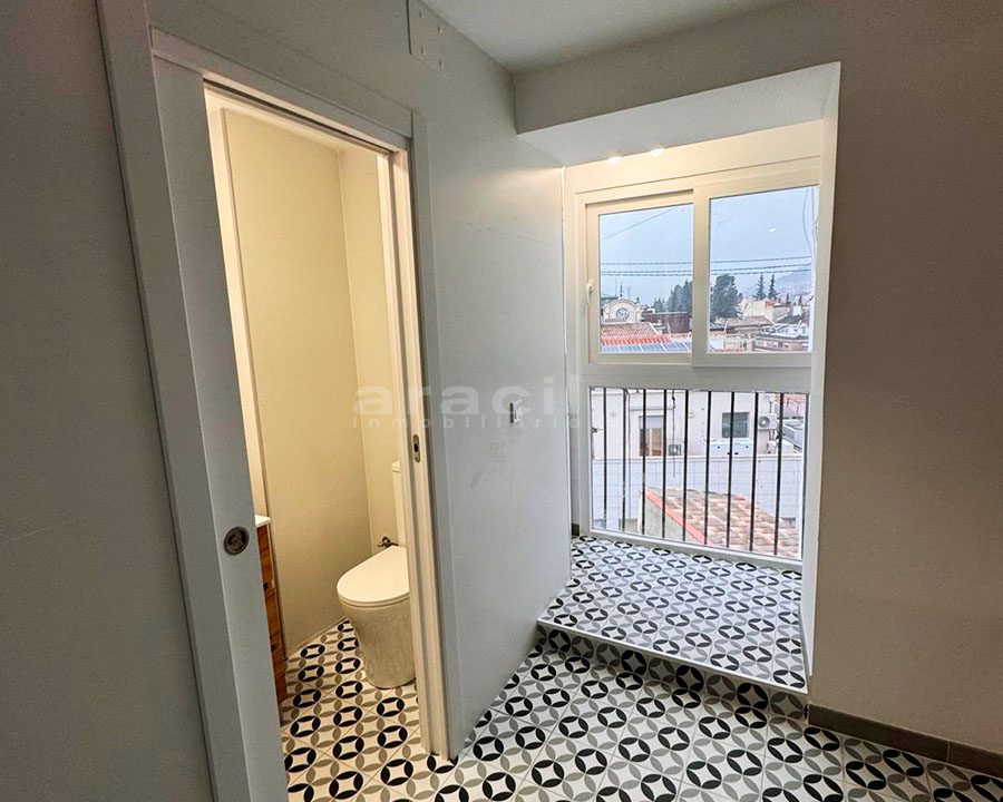 Piso luminoso espacioso reformado en venta en Alcoy 6
