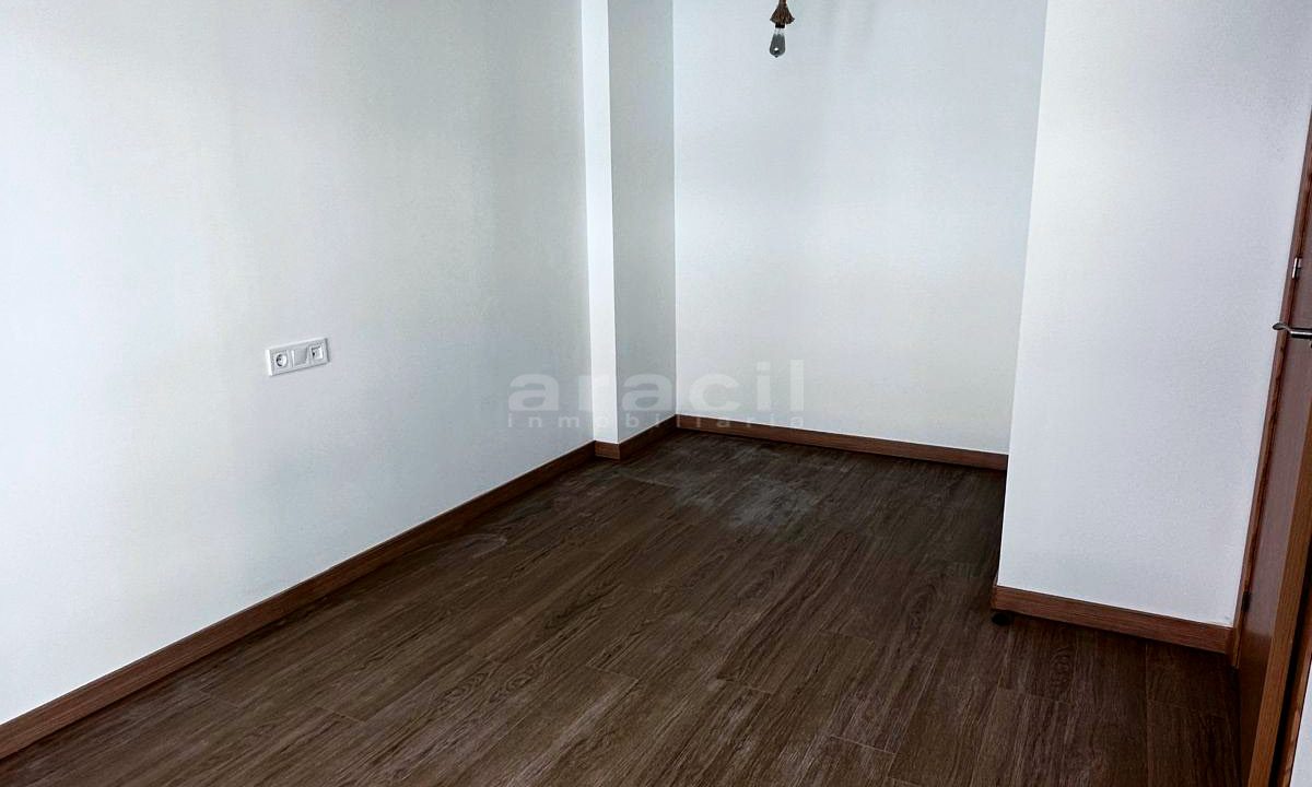 Comprar piso luminoso a estrenar en venta en Alcoy Santa Rosa 13