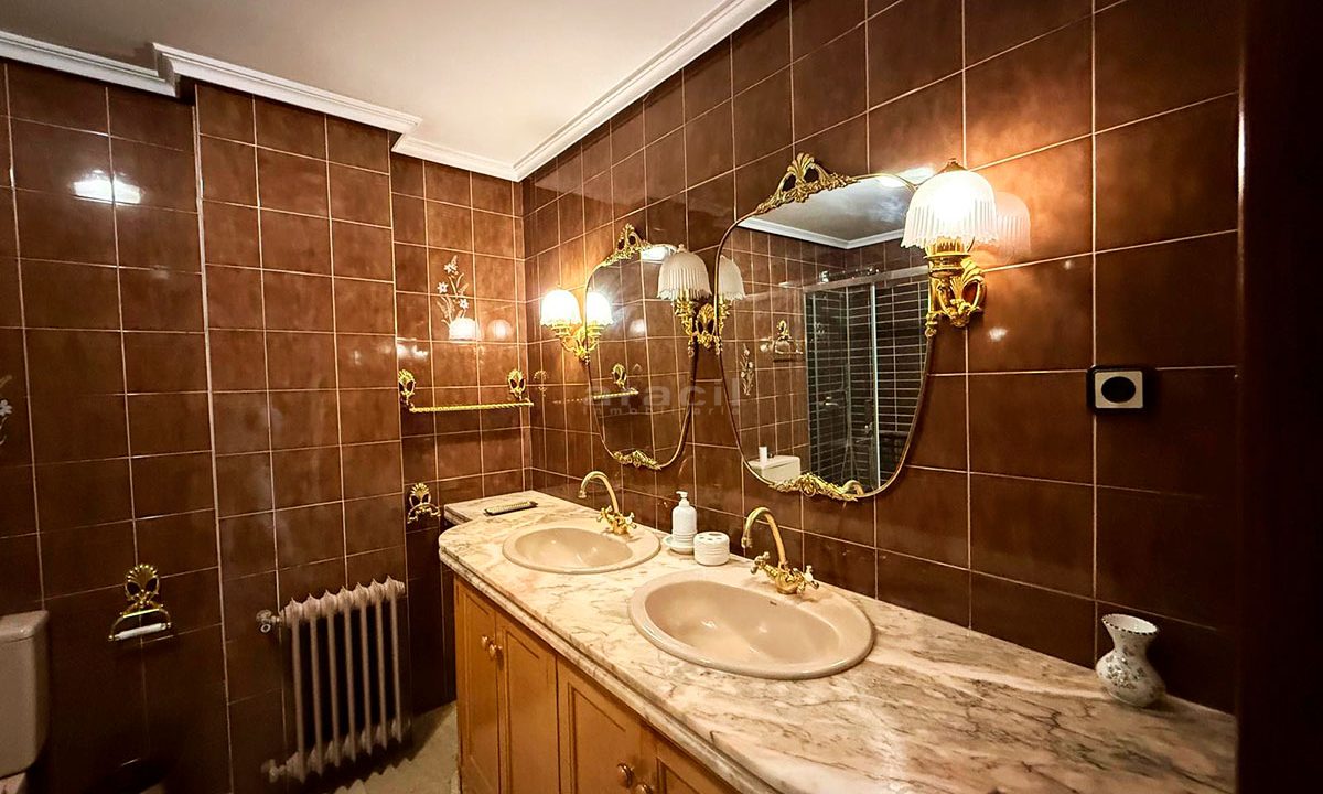 Piso espacioso en venta en Ensanche, Alcoy Avenida Alameda 15