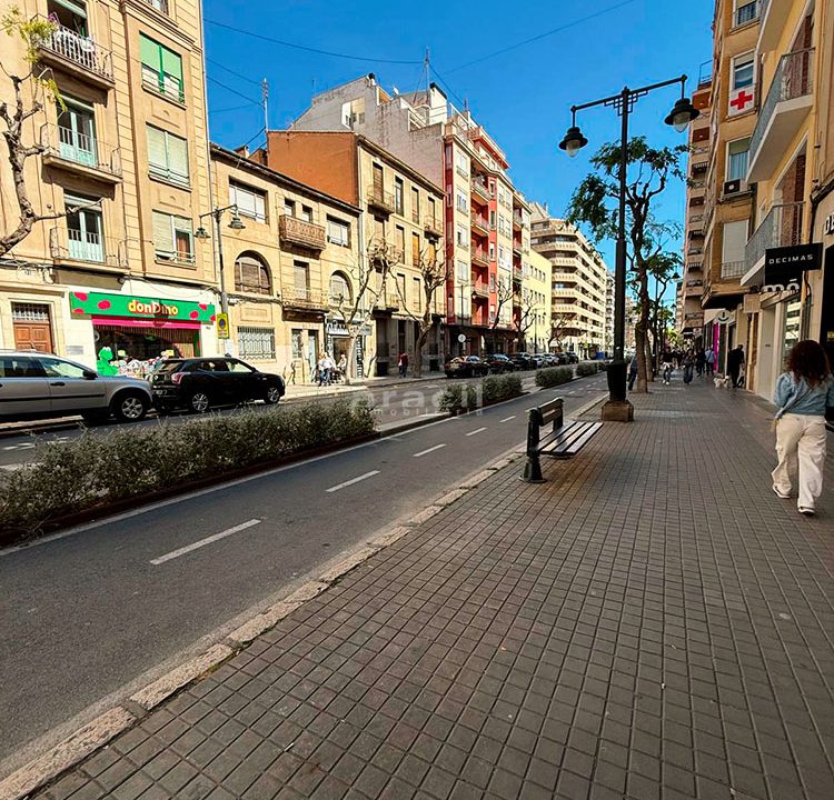 Piso espacioso en venta en Ensanche, Alcoy Avenida Alameda 3