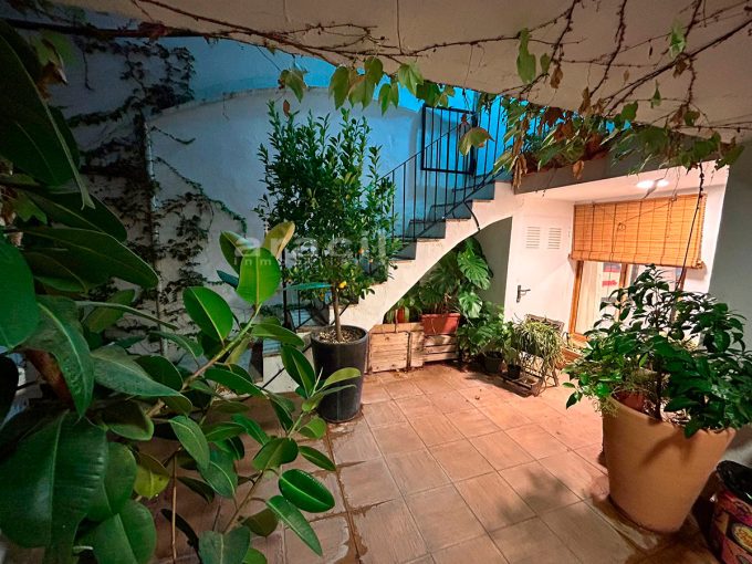 Comprar casa unifamiliar para alquilar en venta en ALcoy. Alquiler de casas en Alcoy. Venta de casas en Alcoy Ensanche Santa Rosa