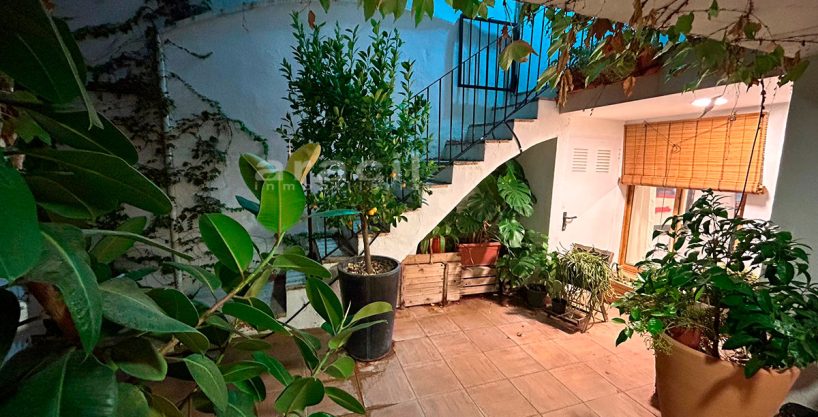 Comprar casa unifamiliar para alquilar en venta en ALcoy. Alquiler de casas en Alcoy. Venta de casas en Alcoy Ensanche Santa Rosa