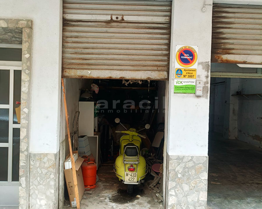 Local comercial garaje en venta en Alcoy Santa Rosa 11