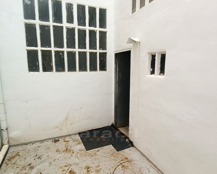 Local comercial garaje en venta en Alcoy Santa Rosa 6